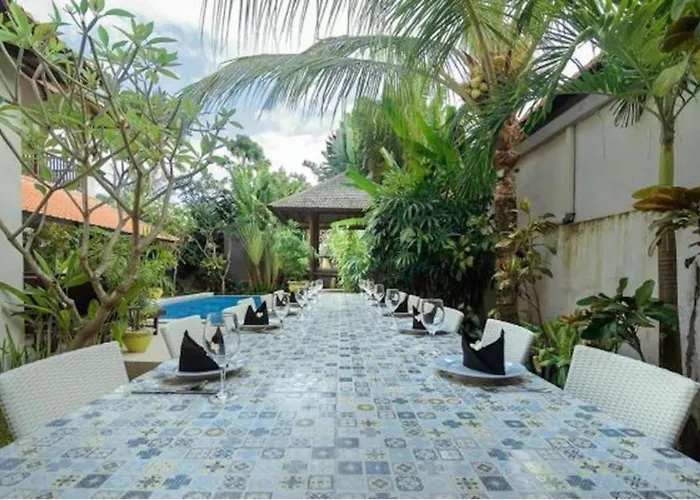 7 Bedroom Private Pool スミニャック