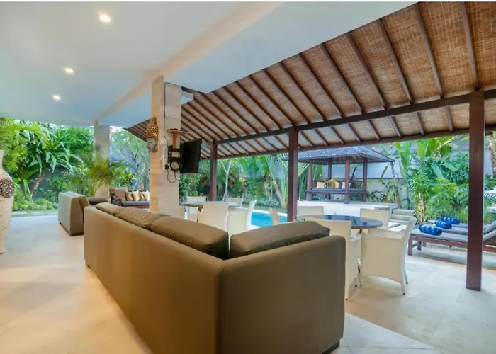 ヴィラ 7 Bedroom Private Pool スミニャック