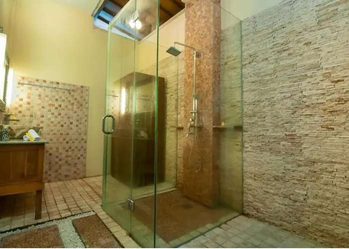 ヴィラ 7 Bedroom Private Pool スミニャック